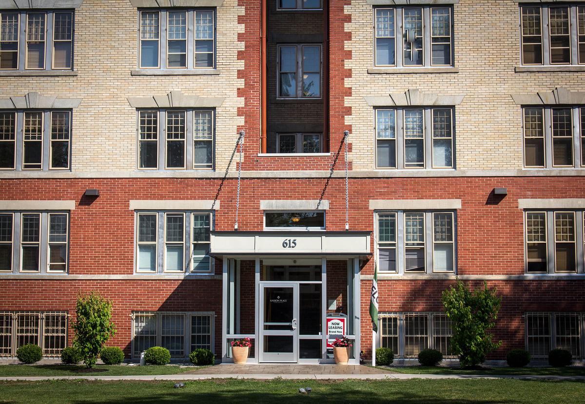 Exterior photo 6